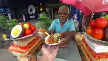 ⁹⁸ Comiendo en los cafes callejeros mas sucios de la India