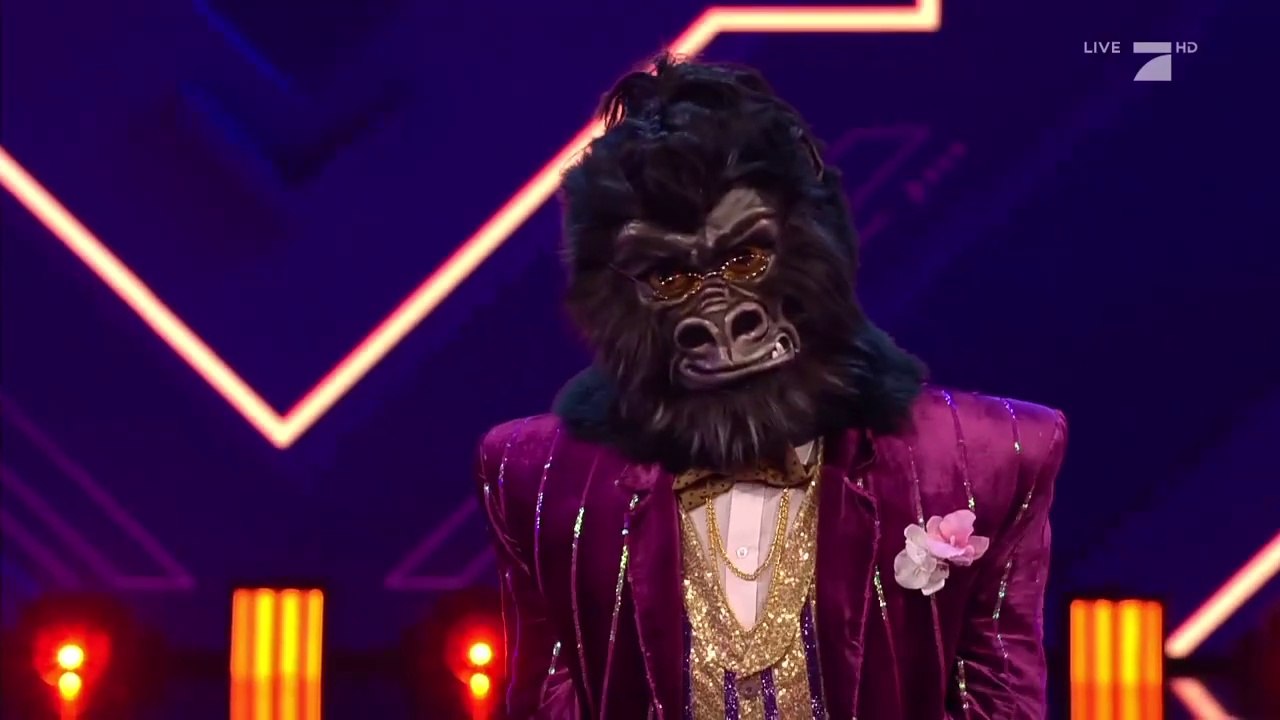 2022.04.21 Rúrik Gíslason (Der Gorilla) - Bakstreet Boys "I Want It That Way" @ The Masked Singer