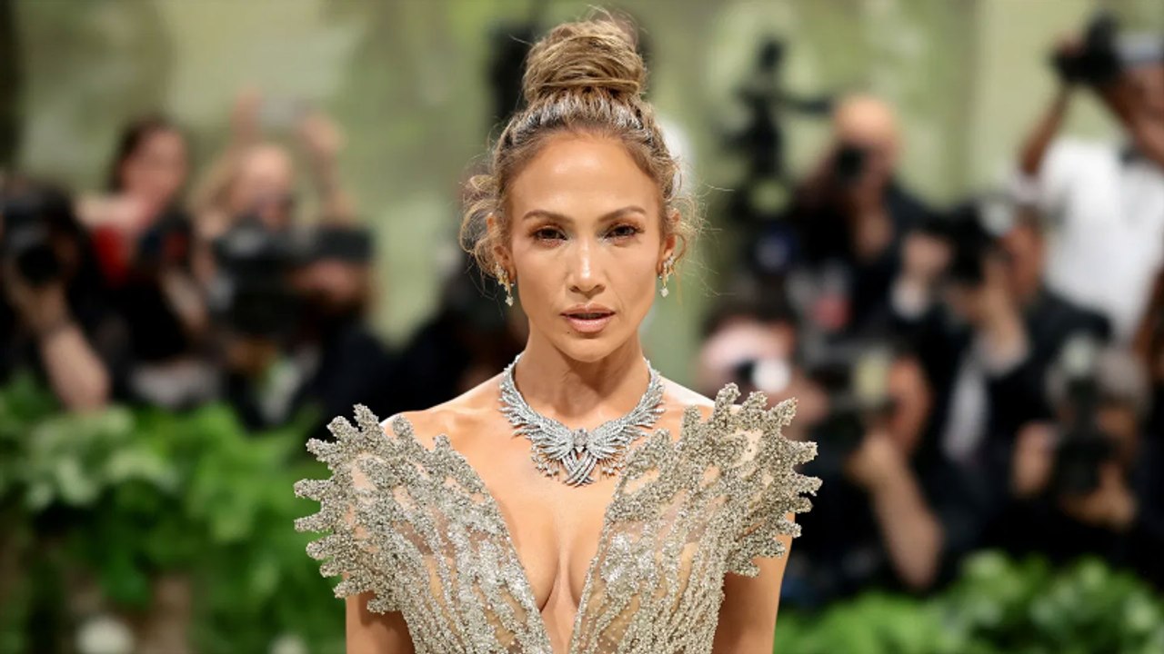 Jennifer Lopez Cancels Entire Summer Tour: "I Am Completely Heartsick" | THR News Video