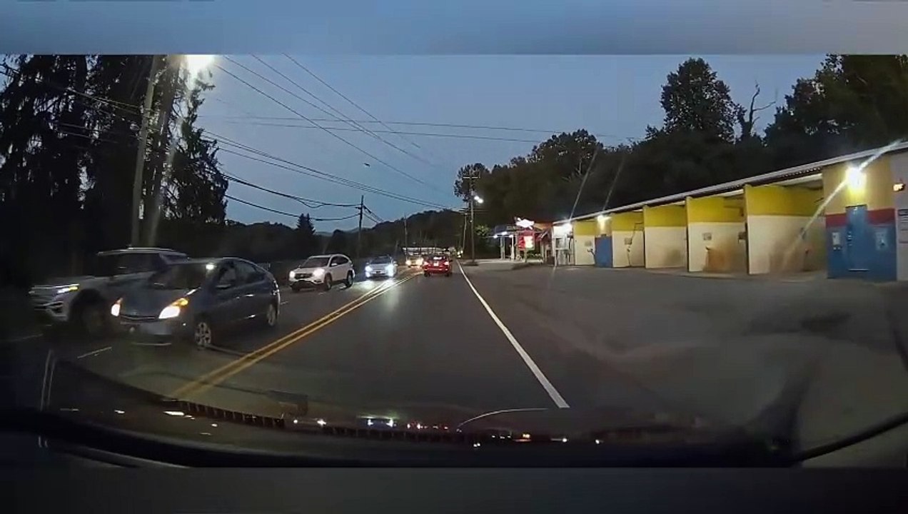 Ultimate Idiots in Cars #208 Car crashes caught on Camera