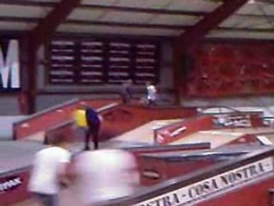 bastien skate au parck a chelle avec vincent