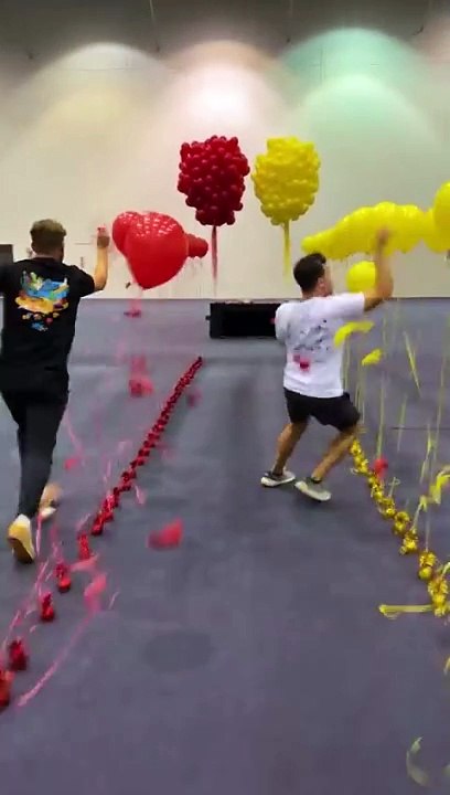 Our_MOST_INTENSE_Balloon_Popping_Race!!(480p)