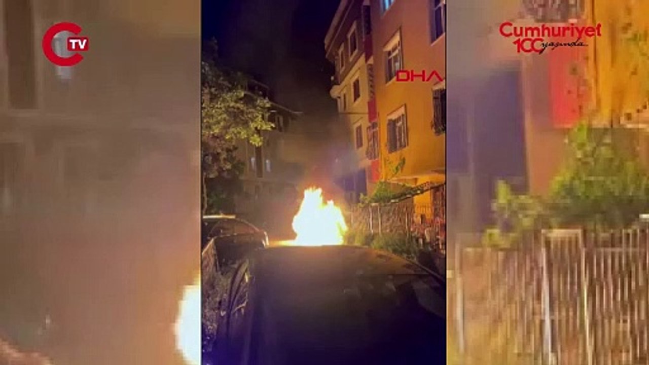 Avcılar'da park halindeki otomobil alev alev yandı