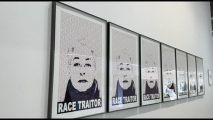 Adrian Piper al PAC di Milano: stereotipo come patologia visiva