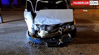 Otomobil ve ticari araç çarpıştı: 2 yaralı