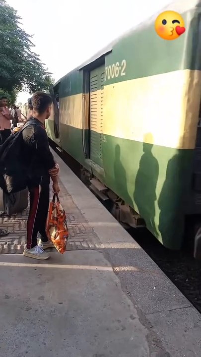 Mera Bhai job ke liye ja raha hai