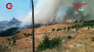 Manisa'da zirai alanda büyük yangın