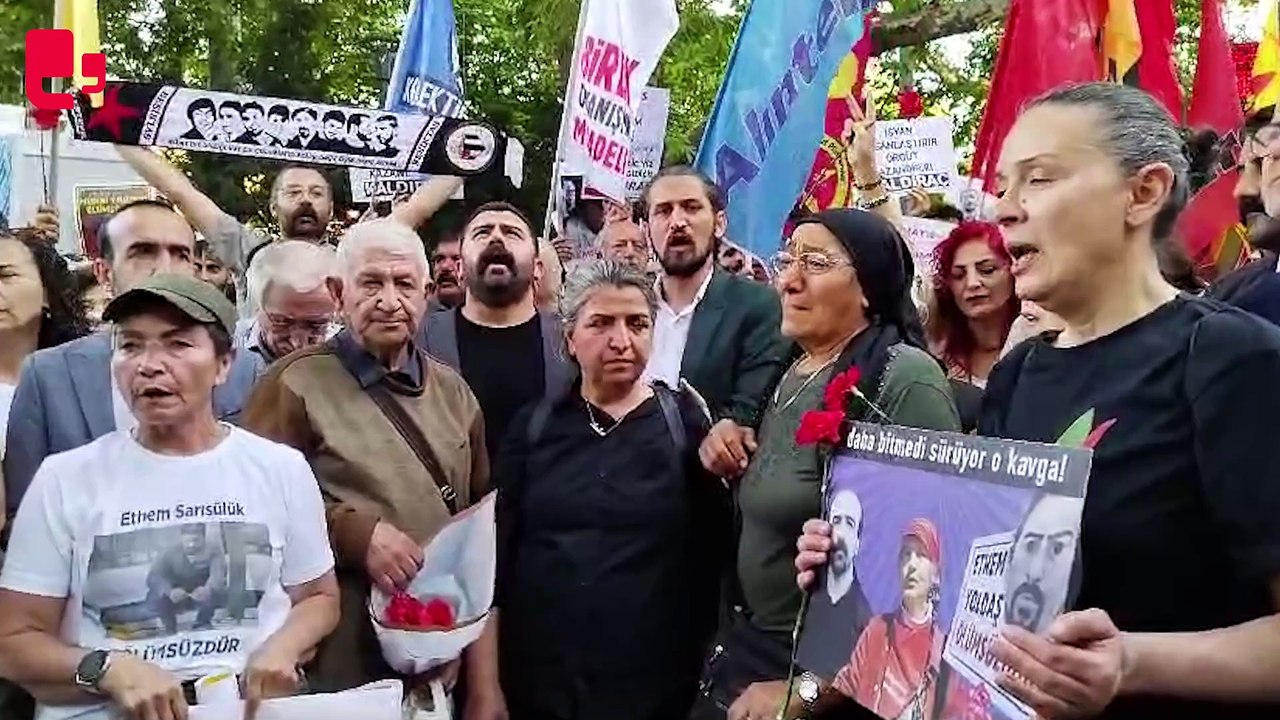 Ethem Sarısülük'ün annesi polislere: "Katiller çıkın karşıma çıkın. Oğlumun katili buradaysa karşıma çıksın"