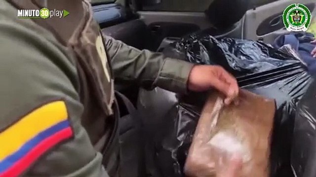 Dos hombres capturados, transportaban marihuana en un vehículo entre la vía Medellín – Urabá