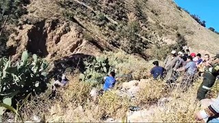 Embarrancamiento de un vehículo en la ruta antigua Cochabamba-Santa Cruz deja dos muertos y dos heridos