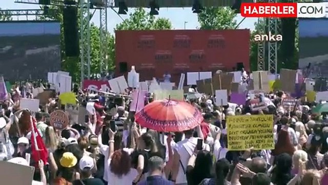 Hayvan Hakları Savunucuları Kanun Teklifini Protesto Etti
