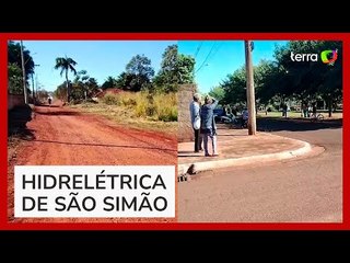 Скачать видео: Moradores se assustam e fogem após alarme falso de rompimento de barragem em Minas Gerais