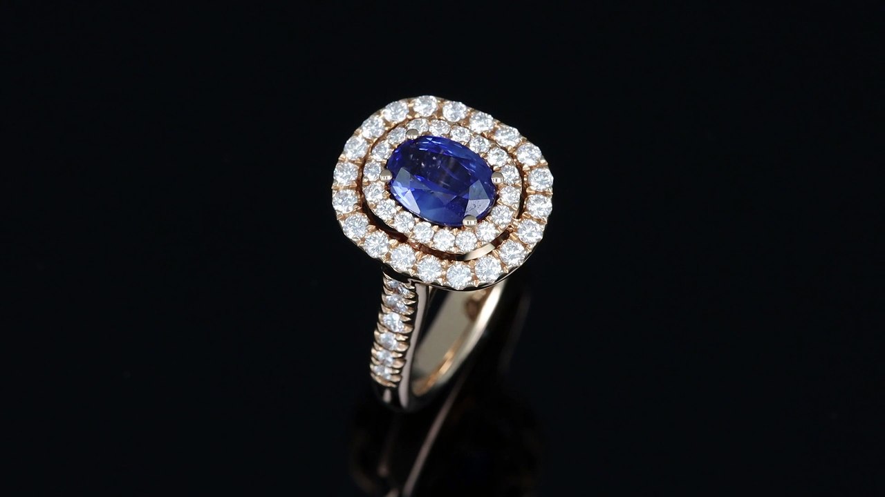 Anello rosé con zaffiro da 1.55 ct modello Double Halo della collezione Prestige realizzato dalla Gioielleria Casavola di Noci