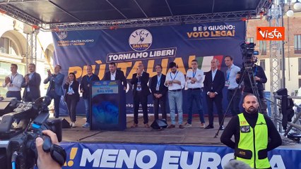 Salvini: "Evviva il Santo Padre, evviva i simboli della cristianit?"