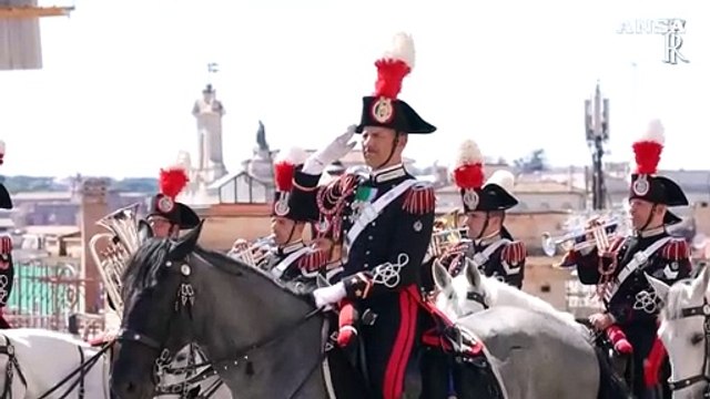 Quirinale, il cambio solenne della guardia dei Corazzieri