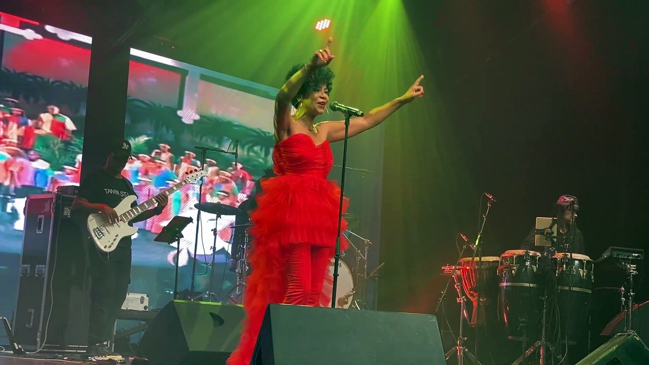 Tanya Saint-Val lors de sa tournée For Ever en...