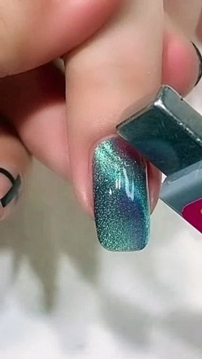 Cat eye nails design with  corrugation idea(MP4)