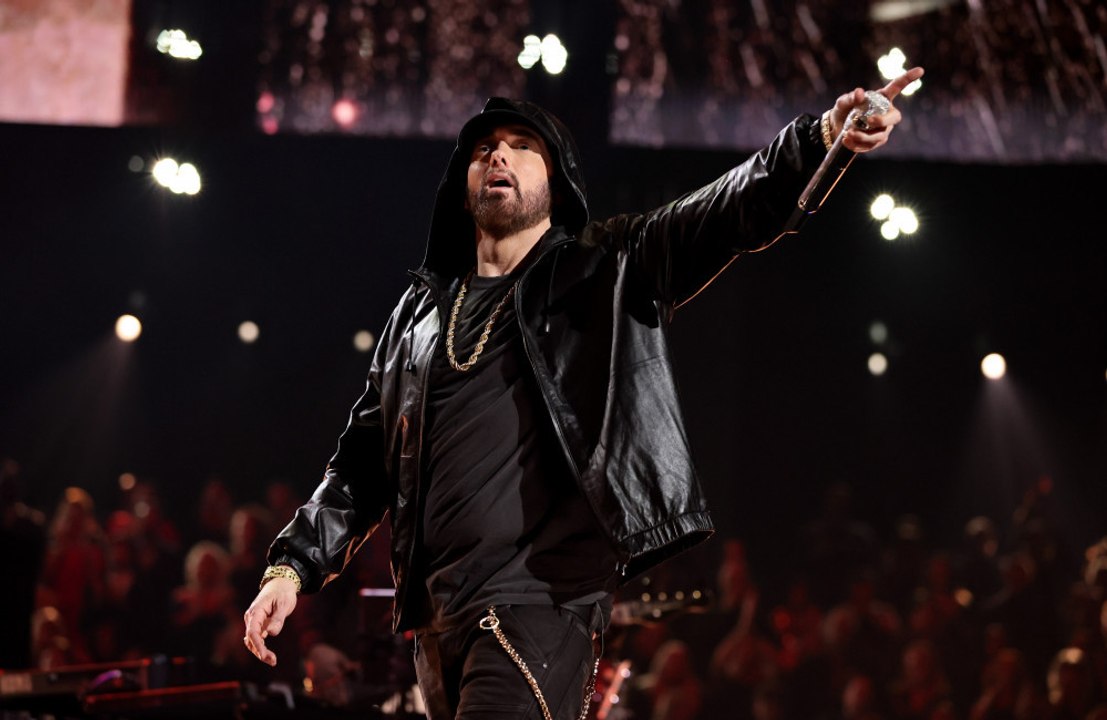 Eminem revive su video 'Without Me' en la promo...