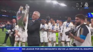 El momentazo de Ancelotti en plena celebración: este equipo es una familia