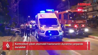 Kontrolden çıkan otomobil hastanenin duvarına çarparak durabildi