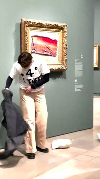 Colère : Regardez cette militante écologiste de Riposte Alimentaire placée en garde à vue après une action contre le tableau Les Coquelicots de Claude Monet au musée d’Orsay,