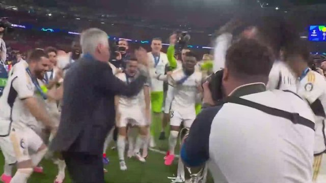 El viral baile de Ancelotti