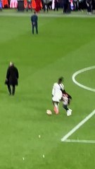 Camavinga jugando con su hermano