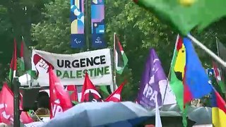 Paris: des milliers de manifestants pour les Palestiniens et les Kanaks