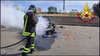 Incidente sulla Statale Bari-Brindisi: moto prende fuoco dopo lo scontro, grave centauro