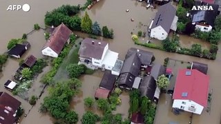 Alluvione in Germania, morto un soccorritore