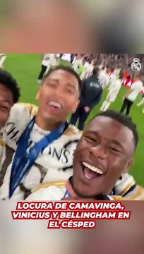 Locura de Camavinga en el césped con sus compañeros