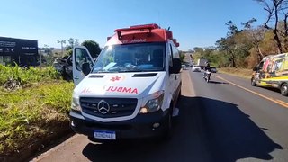PR-323: Condutor sofre ferimentos após capotar carro na rodovia entre Umuarama e Perobal