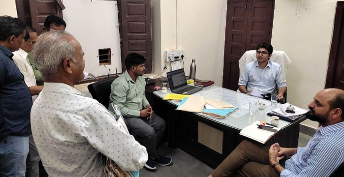 जिला कलक्टर ने किया हिण्डोली एसडीएम व पंचायत समिति कार्यालय का निरीक्षण