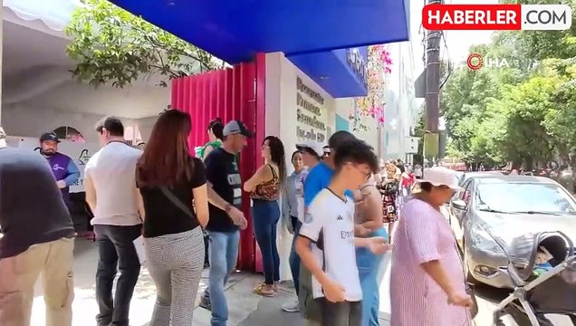 Meksika'da devlet başkanlığı seçimi için oy verme işlemi başladı