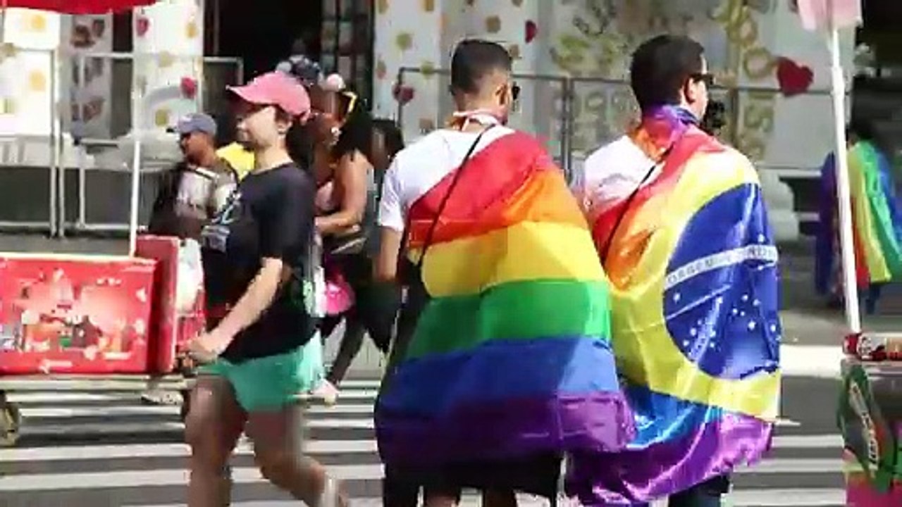 Parada LGBT+ de SP chama atenção para a política
