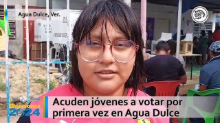 Acuden jóvenes a votar por primera vez en Agua Dulce