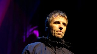 Liam Gallagher sorprende a sus fans al interpretar 'Half the World Away' y 'High Flying Birds' de Noel Gallagher