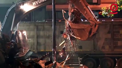 Küçükçekmece'de çöken binanın yanındaki bina yıkıldı!