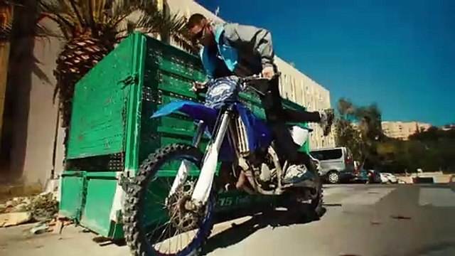 Hornet La Frappe - Malaga ft. Dwen _ La Plaie (Clip Officiel)