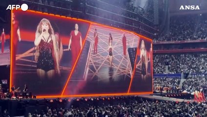 Lione, fan in delirio per il concerto di Taylor Swift