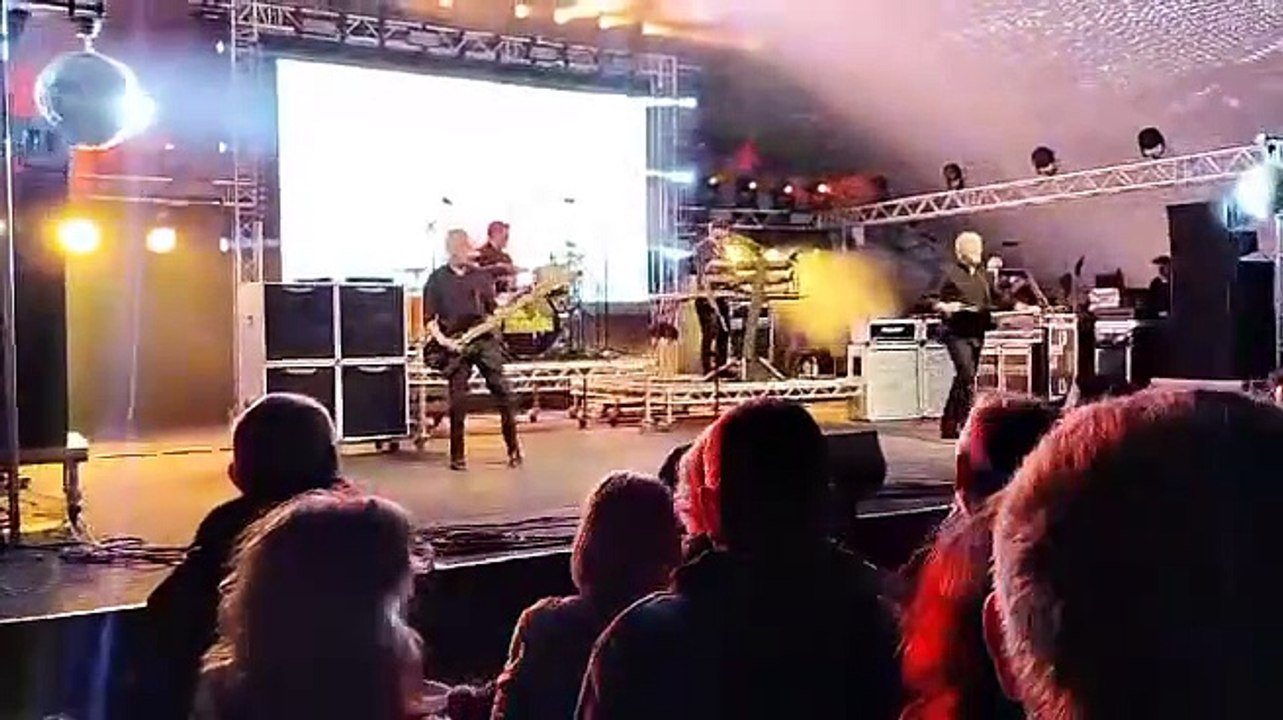 The Stranglers perform Golden Brown at the Great Estate Festival