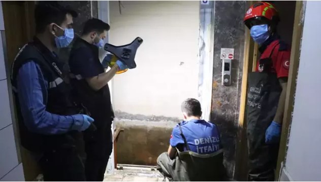 Denizli’de bir kişi, asansör boşluğunda ölü bulundu