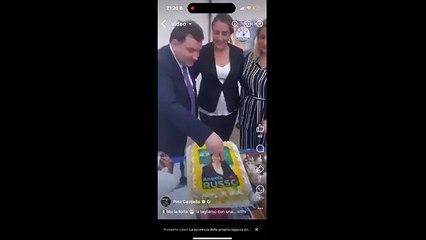 La sottosegretaria Pina Castiello e il taglio della torta con la “Decima”