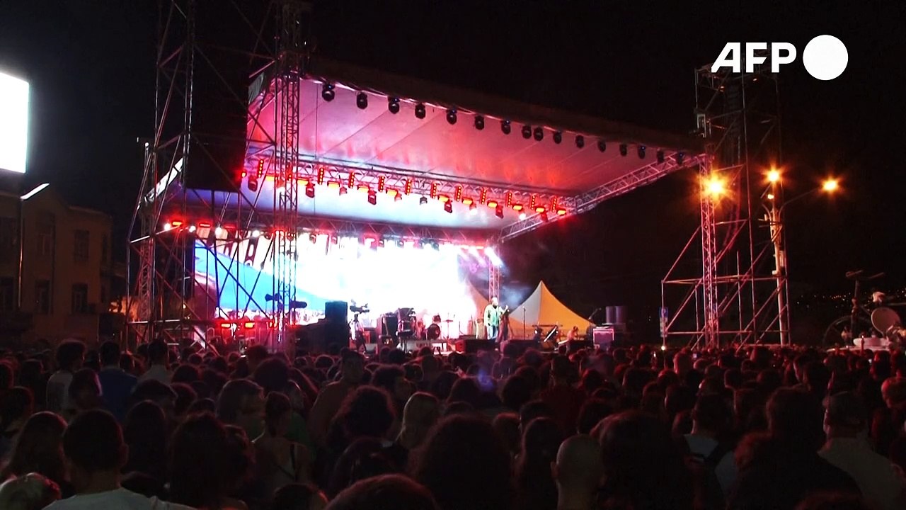 Georgien: Umstrittenes Gesetz trotz Protesten in Kraft gesetzt