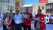 Menemen Belediyesi İşçileri İşten Çıkarılmaları Protesto Ediyor