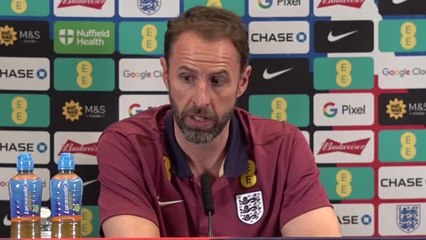 Télécharger la video: Angleterre - Southgate : ''Une année phénoménale pour Bellingham''