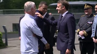 ماكرون يلتقي لاعبي المنتخب الفرنسي قبل كأس أوروبا