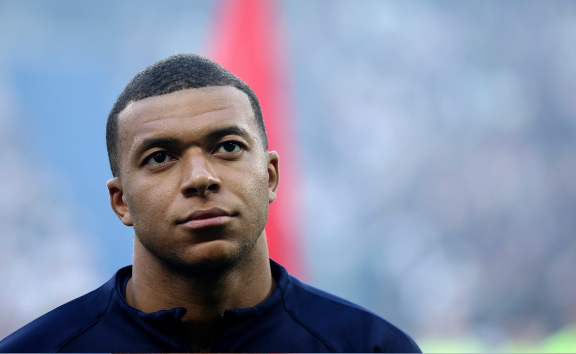 AR 03 MBAPPE VT
