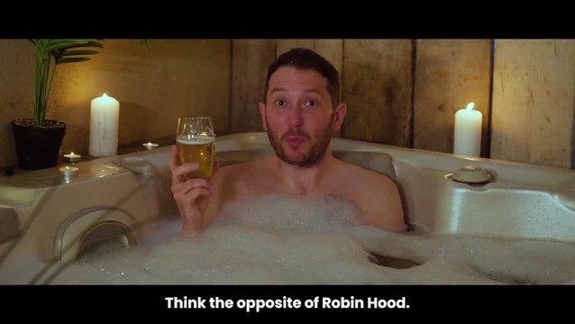 Naked Jon Richardson takes swipe at Rishi Sunak in new Labour election advert