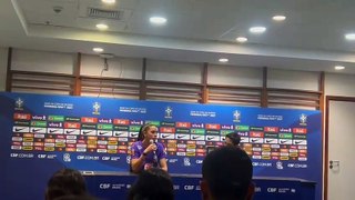 Baiana, zagueira da seleção feminina se emociona ao falar da oportunidade de jogar em Salvador: 